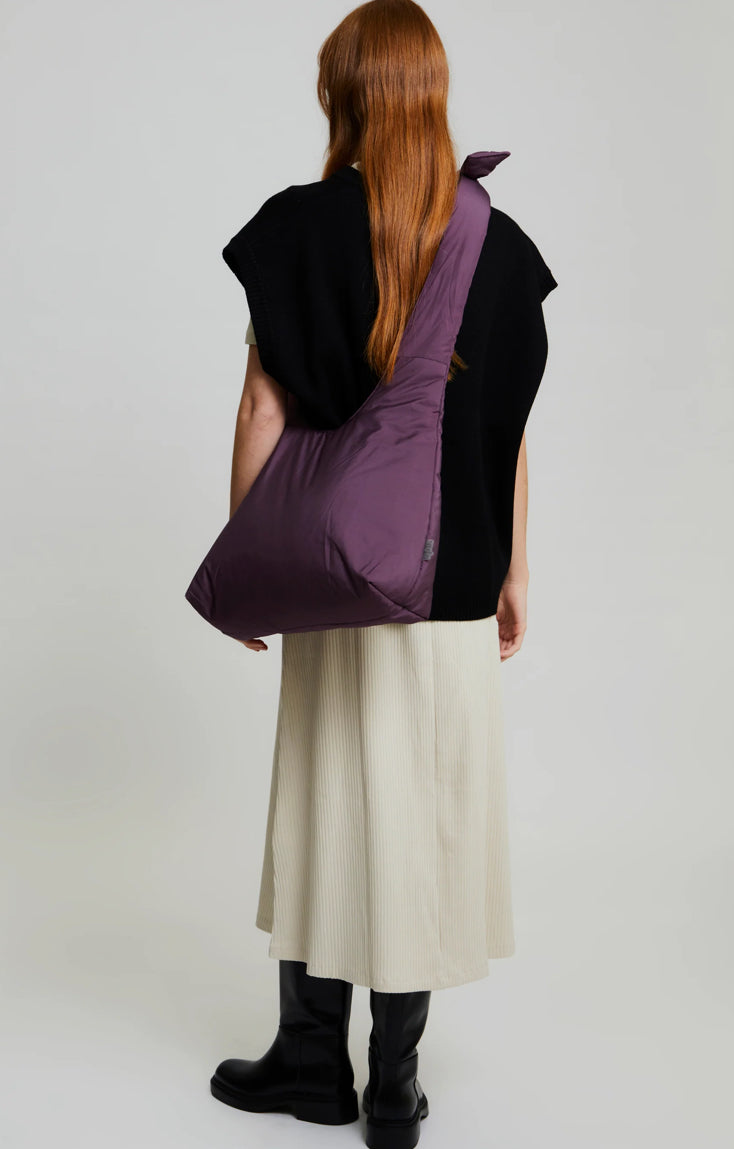 Lefrik Biwa Plum Puffy Bag
