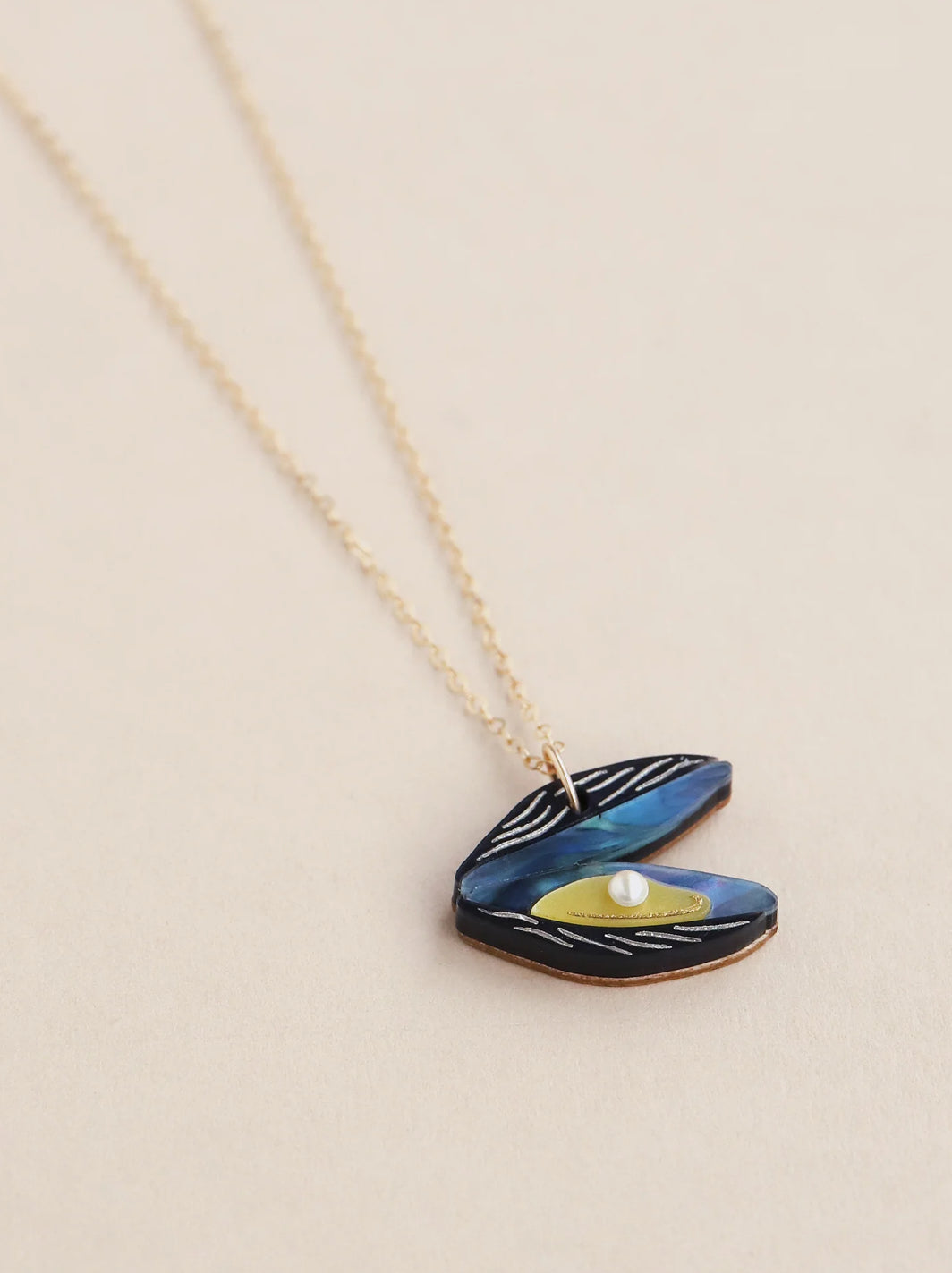 Wolf & Moon Mussel & Pearl Necklace