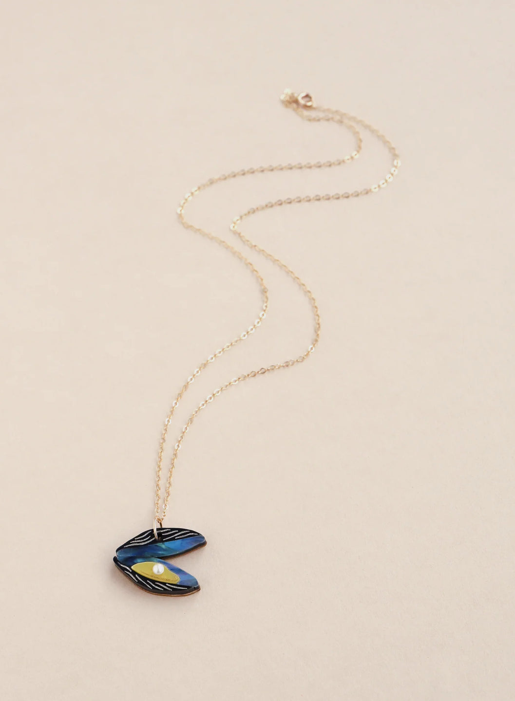 Wolf & Moon Mussel & Pearl Necklace