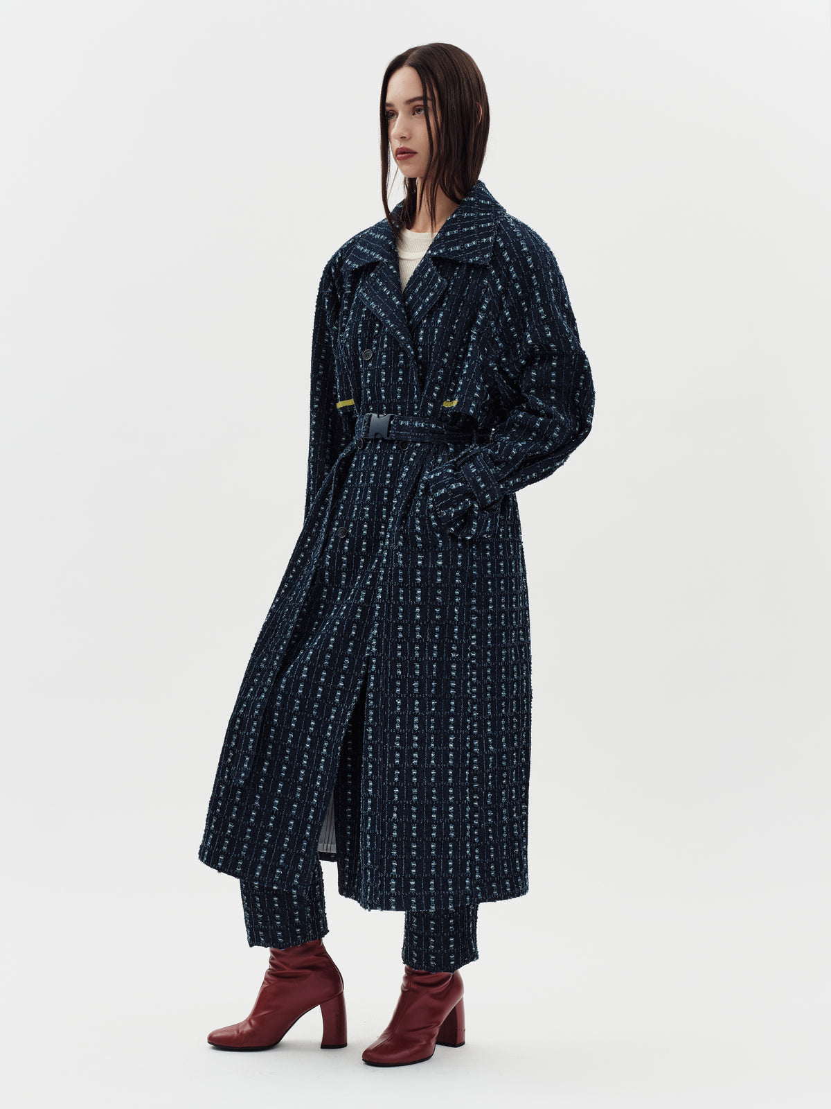 Jakke Milla Distressed Denim Trench Coat