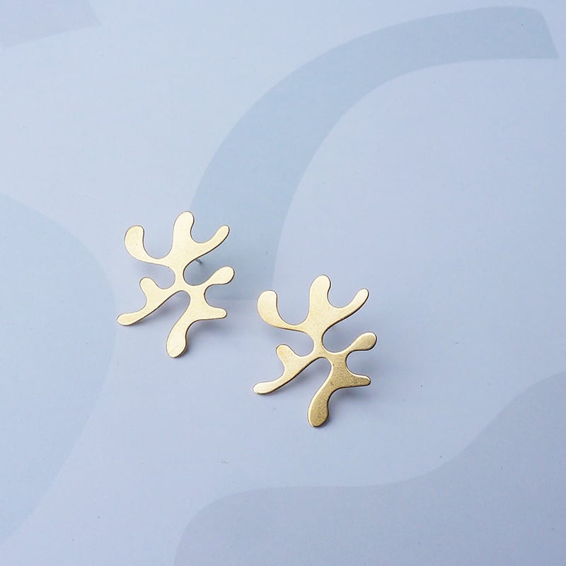 Custom Made Flora Wavy Stud Earrings