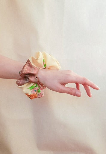 War & Drobe Wild Flowers Silk Scrunchie